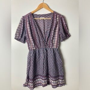 💜 Urban Outfitters Boho V-Neck Dress Size Small